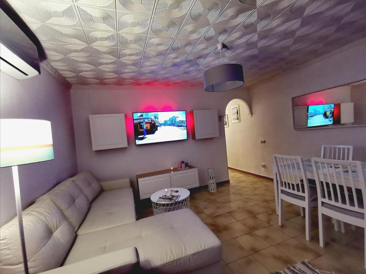 Apartamento Regina Apartment ฟูเอนฮิโรลา ภายนอก รูปภาพ